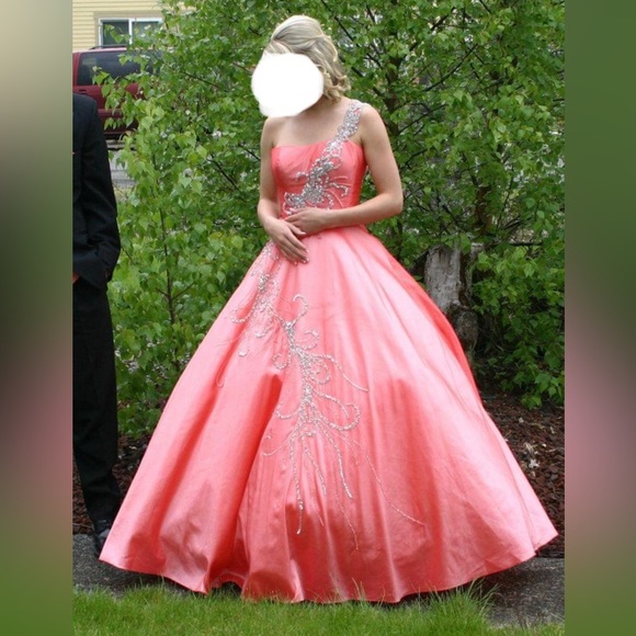 Coral embellished ballgown - Picture 1 of 3